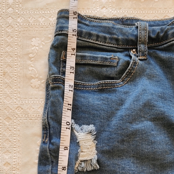Denim Blvd Distressed Denim Mini Skirt Size Large - Picture 6 of 7